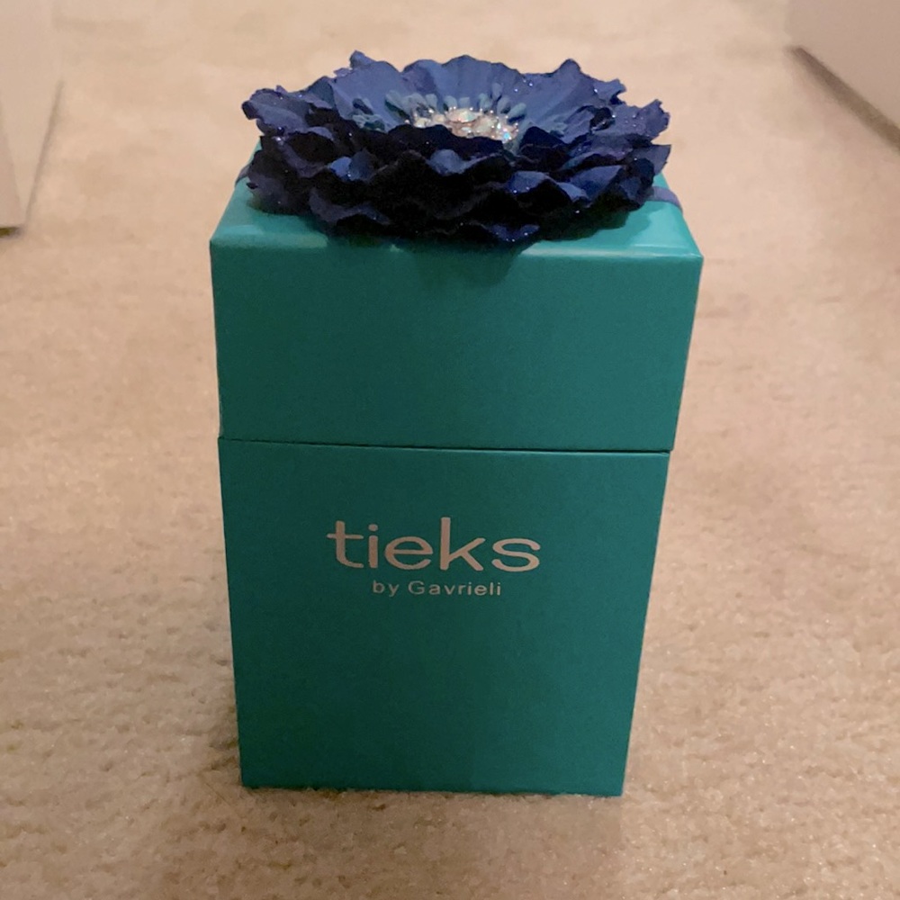 Tieks Box with flower